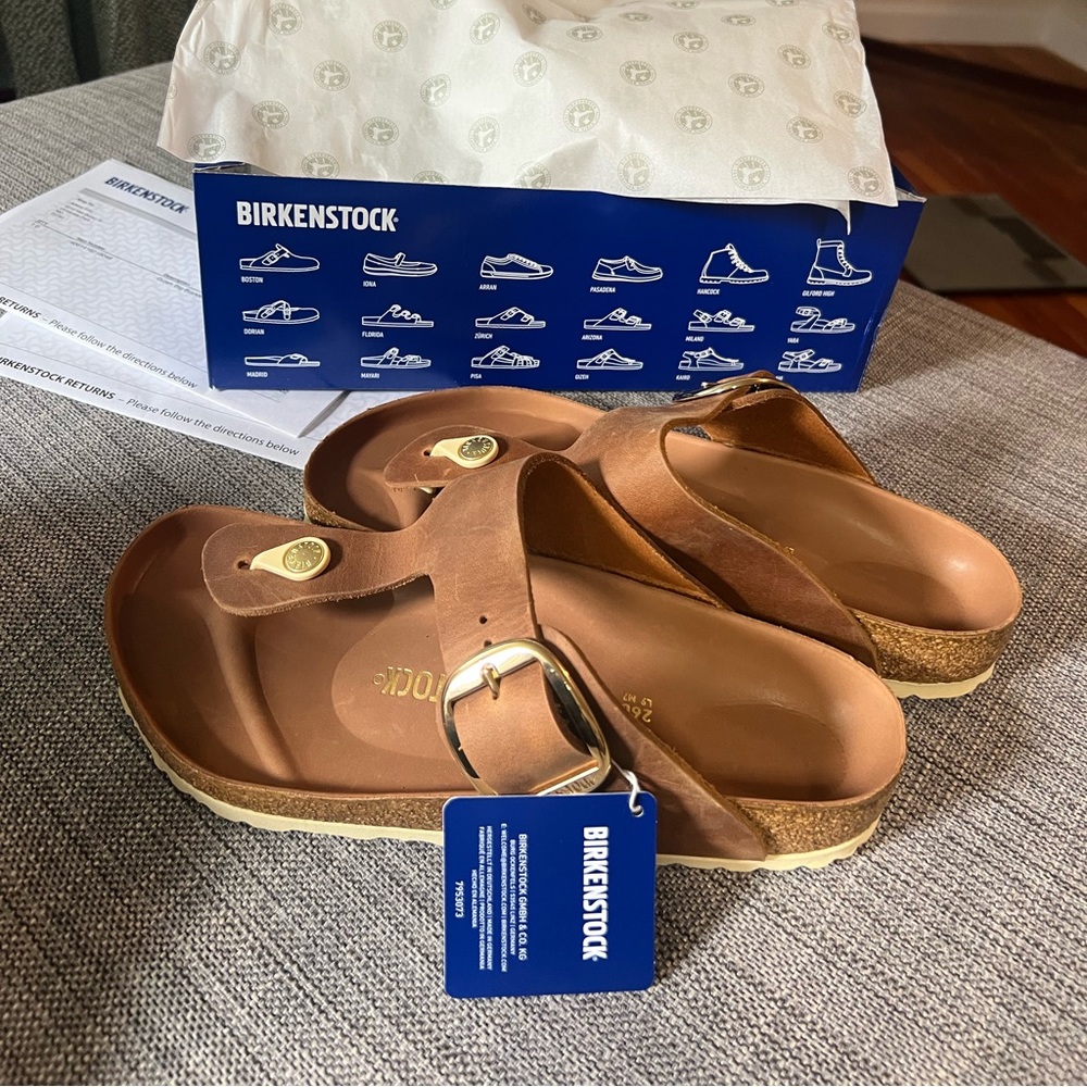 Brand new Birkenstock Gizeh Big Buckle size 9